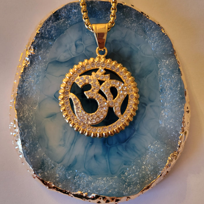 THE OM PENDANT