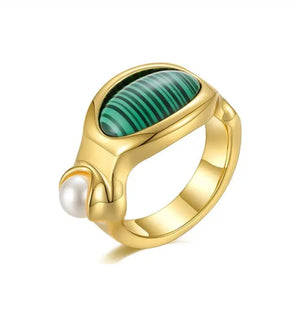 MESMERIZING MALACHITE RING